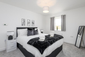 Spacious Luxury House In Canterbury with Free Parking & Garden - Sleeps 7